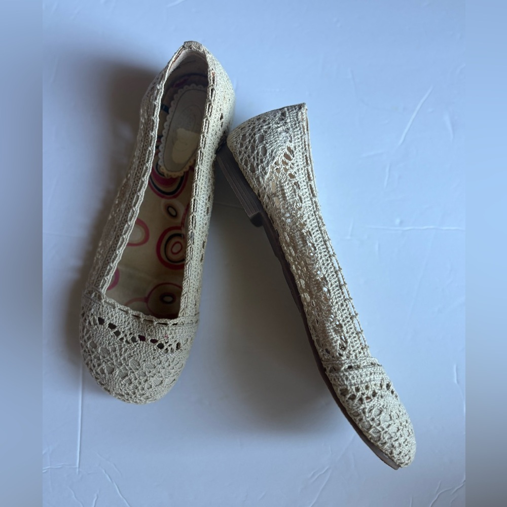 NWOT Dr. Scholl's Cream Crochet Flats, Size: 6